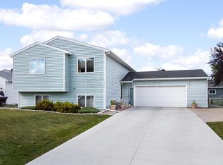 1525 28 1/2 Ave S, Fargo, ND 58103