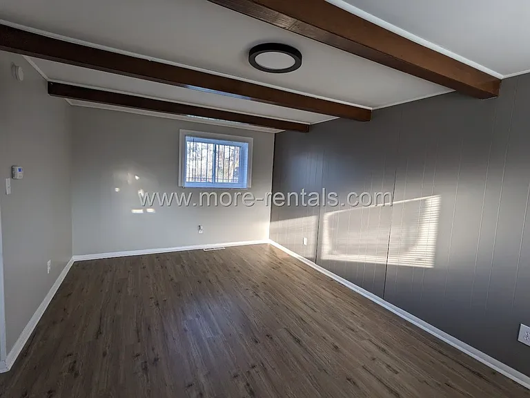 1584 Southfield Dr S — Photo 2