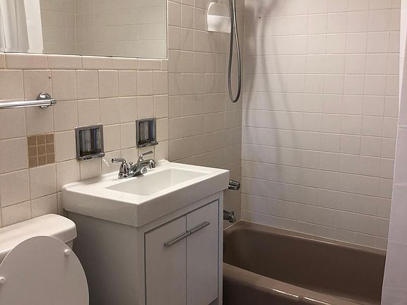 4th image of 7015 W Gunnison St APT 1B