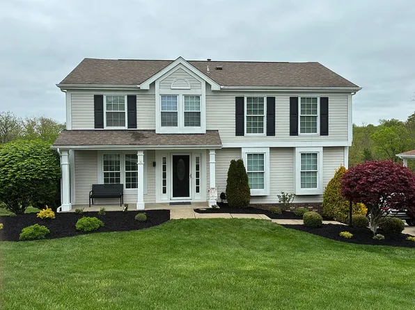 22 Robin Dr, Washington, PA 15301