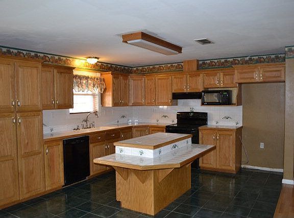 3rd image of 353 W 47th St