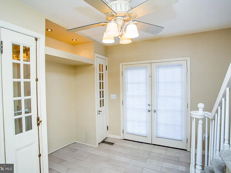 1529 Margaret Ct — Photo 18