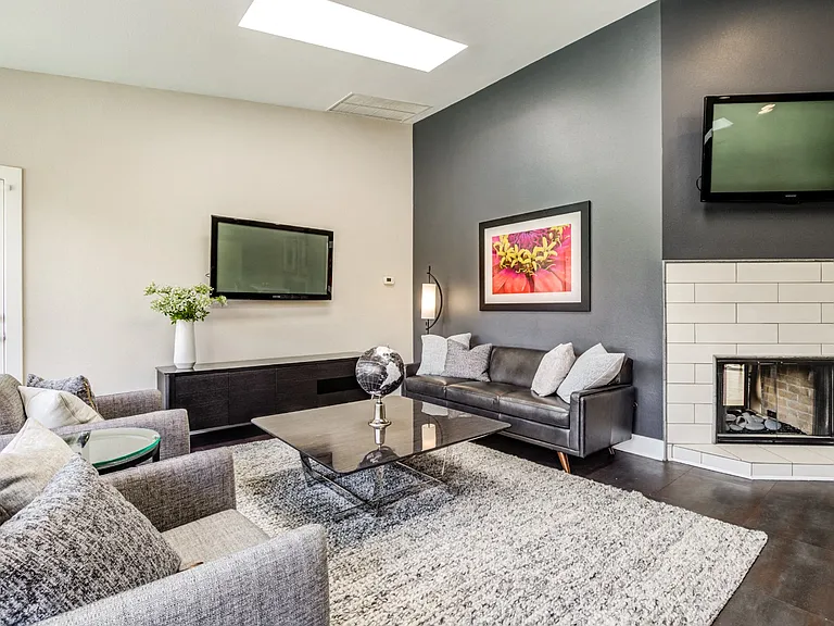 The Onyx — Photo 10