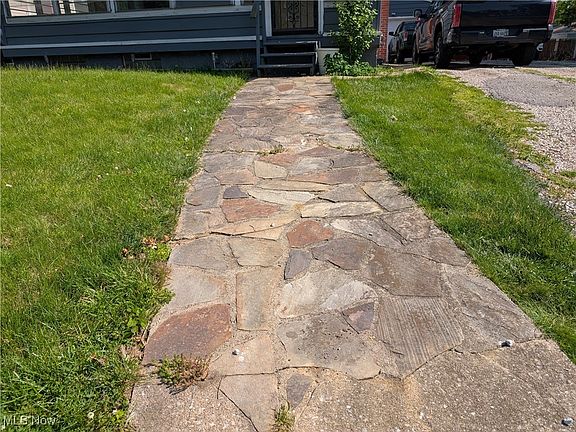 3rd image of 846 Minota Ave