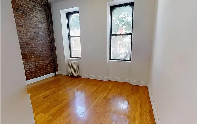 Rented by Emerson Realty NY LLC | media 17