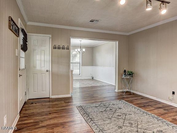 3rd image of 129 Collins Dr
