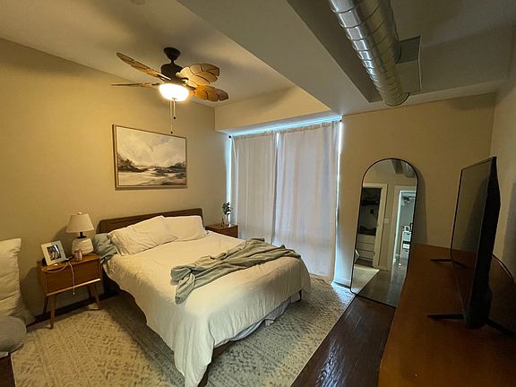 3rd image of 257 Northampton St #202