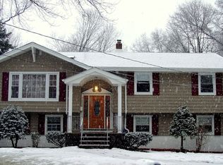 14 Jonquil Ct, Paramus, NJ 07652