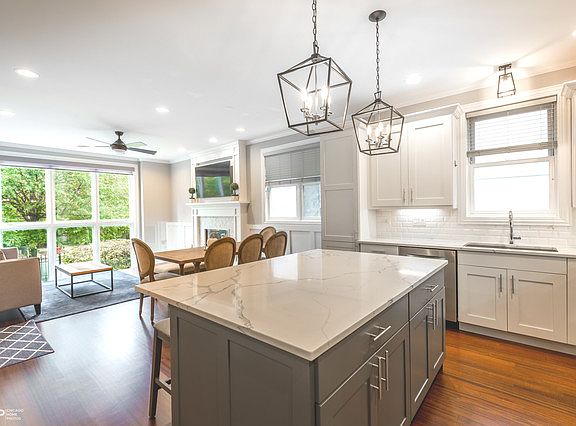 3rd image of 1831 N Fairfield Ave #1N