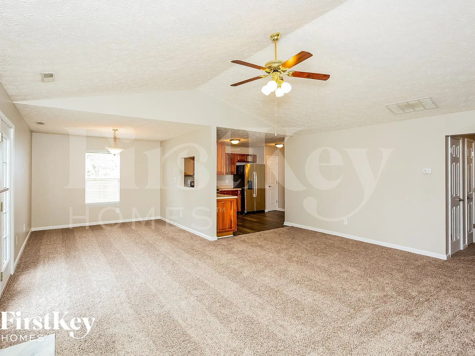 3 bed, 2.0 bath, 2210 sqft, $2,510 — Photo 4
