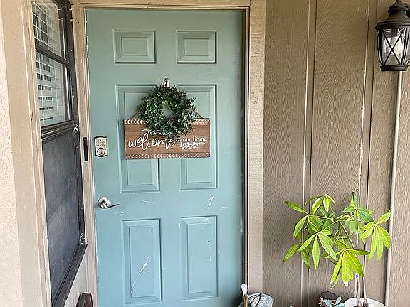 3rd image of 2131 Ridge Rd S APT 2