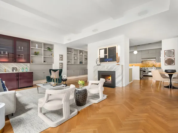 301 East 52nd Street GDN image 3 of 17