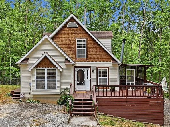 20 Forest Dr, Travelers Rest, SC 29690