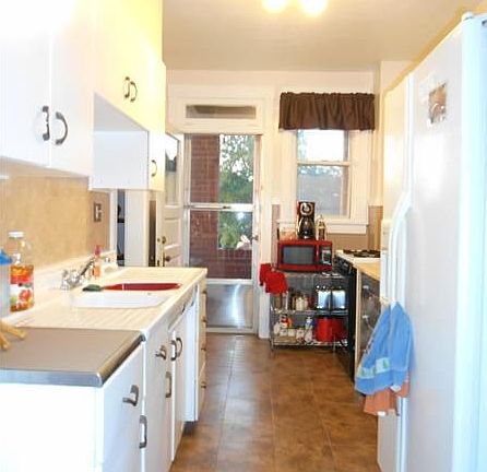 4th image of 114 W Woodford Ave