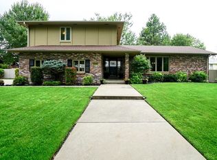 2710 Cottonwood Rd, Grand Island, NE 68801