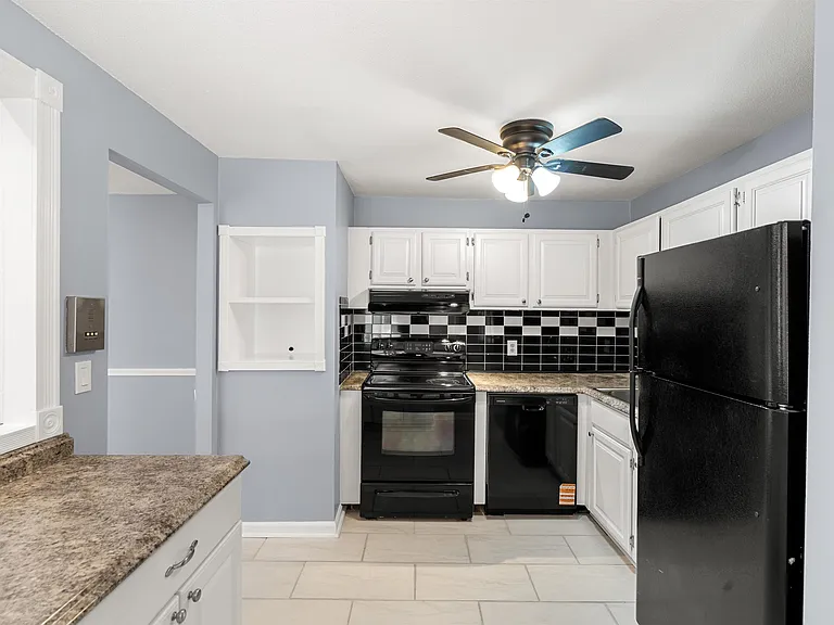132 English Village Rd #304 — Photo 16