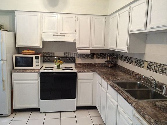 3rd image of 107 Whitewater Dr