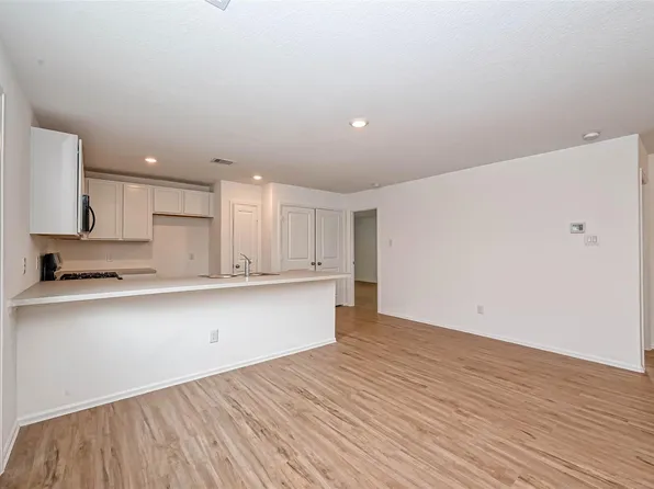 5027 Hurston Park Trl, Rosharon, TX 77583