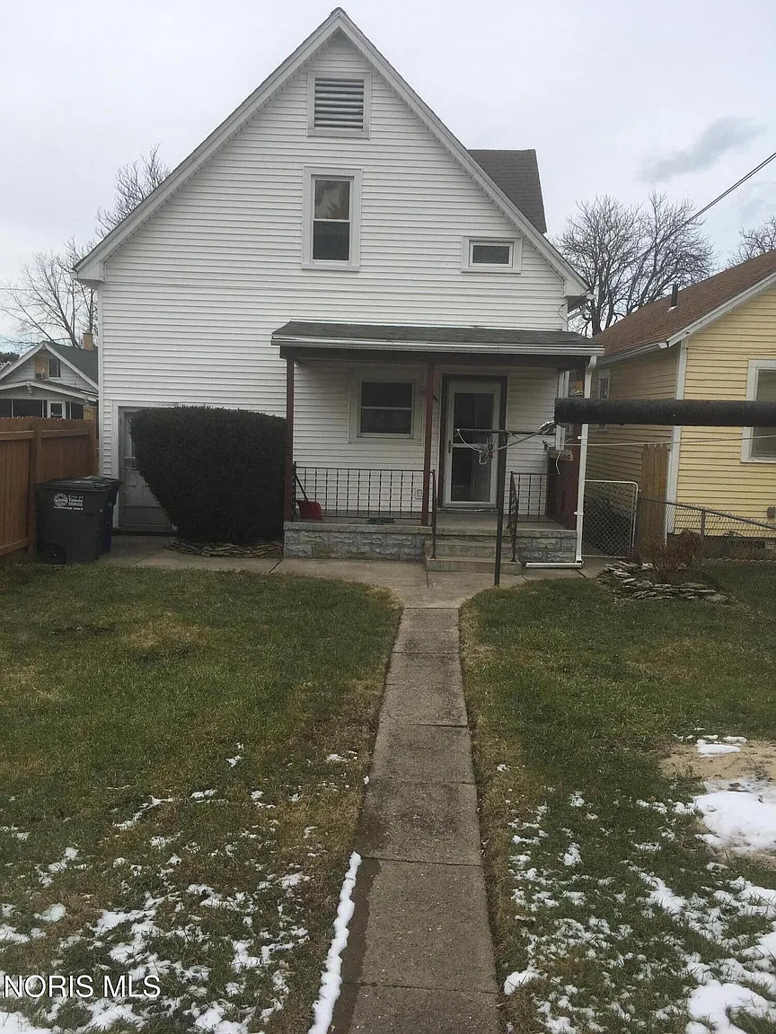 168 Dexter St photo 1