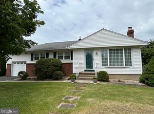 200 Edgewood Ln, Brookhaven, PA 19015