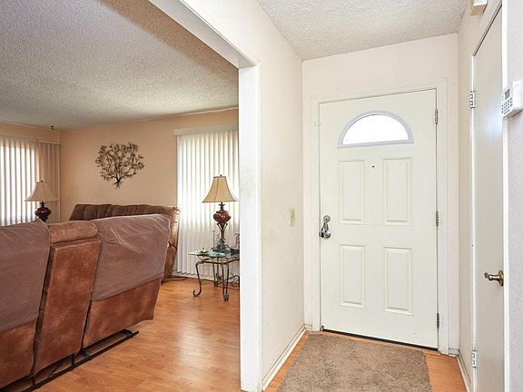 5th image of 12434 Magnolia Ave
