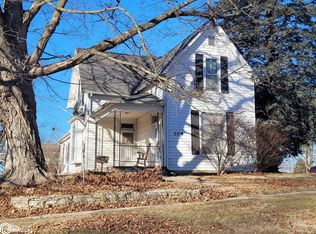 104 S West St, Sigourney, IA 52591