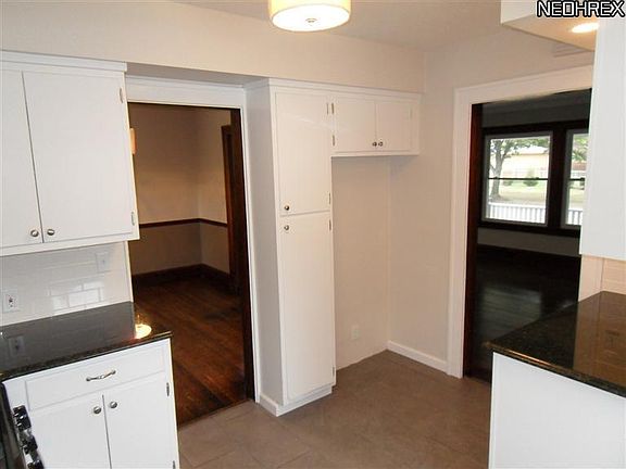 5th image of 3485 Carrmunn Ave