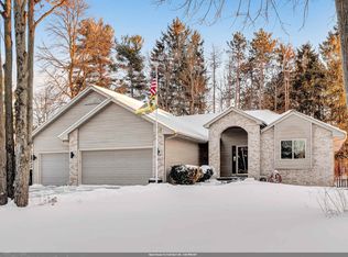 2805 Dewey Decker Dr, Green Bay, WI 54313