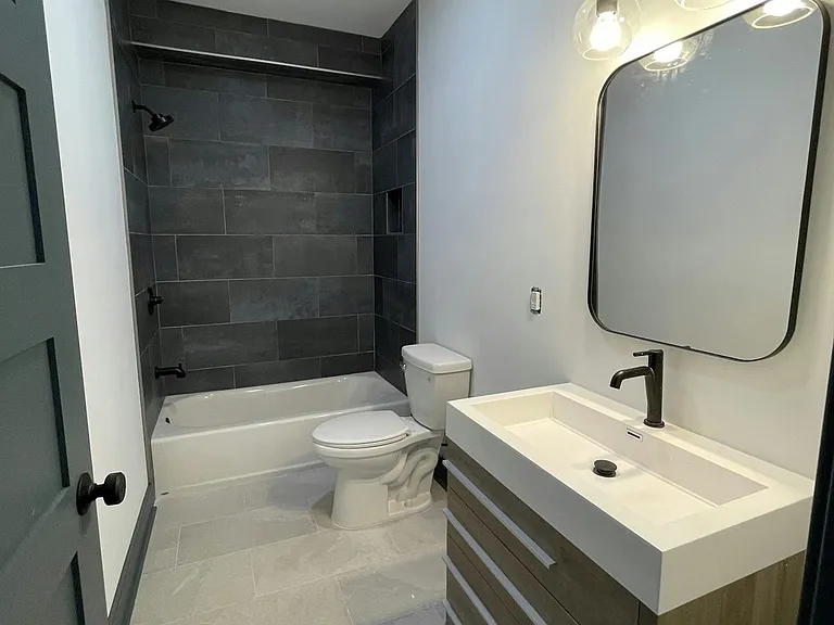 555 N Lawrence St #2R — Photo 6