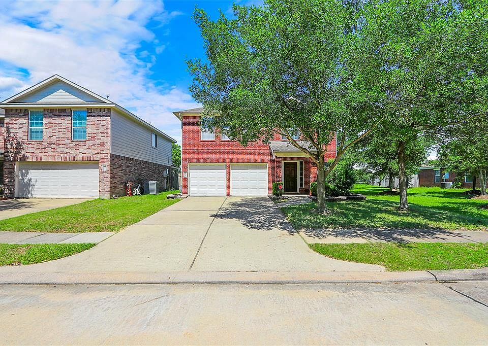 1st image of 9947 Driftwood Park Dr