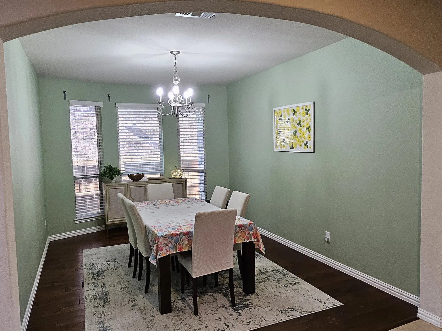 4 bed, 3.5 bath, 3438 sqft, $3,395 — Photo 4