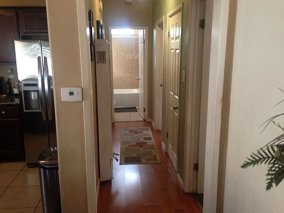 5th image of 624 E 95th St