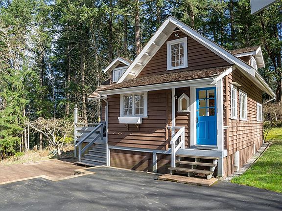 2nd image of 696 Rainbow Rd