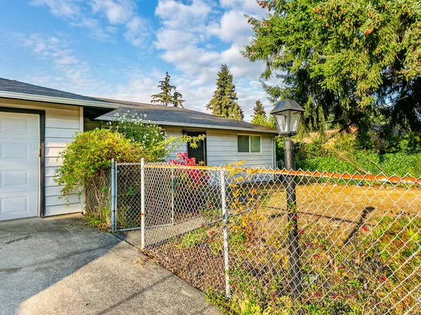 863 98th St S, Tacoma, WA 98444