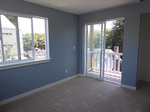 4th image of 906B NE Ravenna Blvd