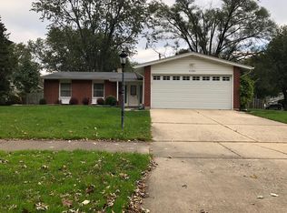 1101 N Hemlock Ln, Mount Prospect, IL