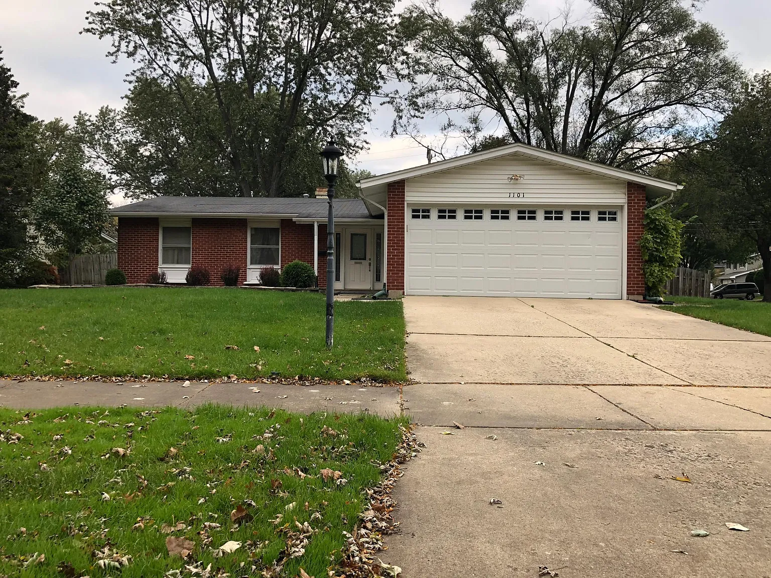 1101 N Hemlock Ln photo 1