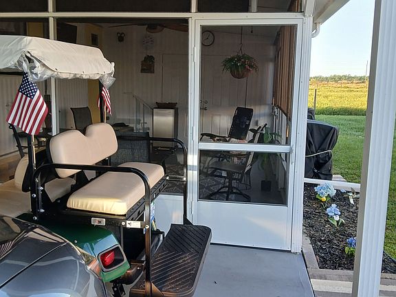 3rd image of 139 Pleasantview Loop
