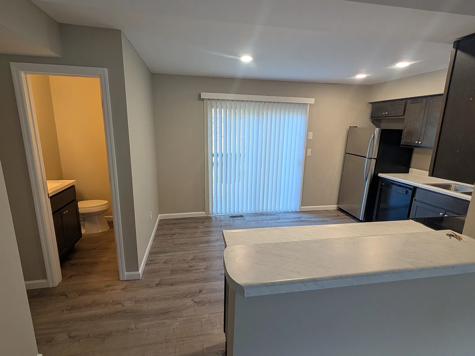 2 bed, 1.5 bath, 1000 sqft, $1,500 — Photo 2