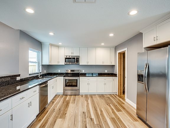 3rd image of 4639 E Eastwind Dr
