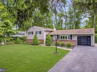 9 Lynnfield Dr, East Windsor, NJ 08520