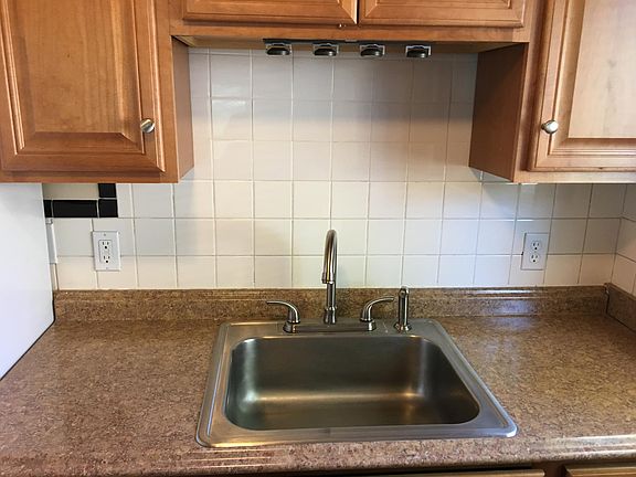 4th image of 2537 Williams Ave APT 1