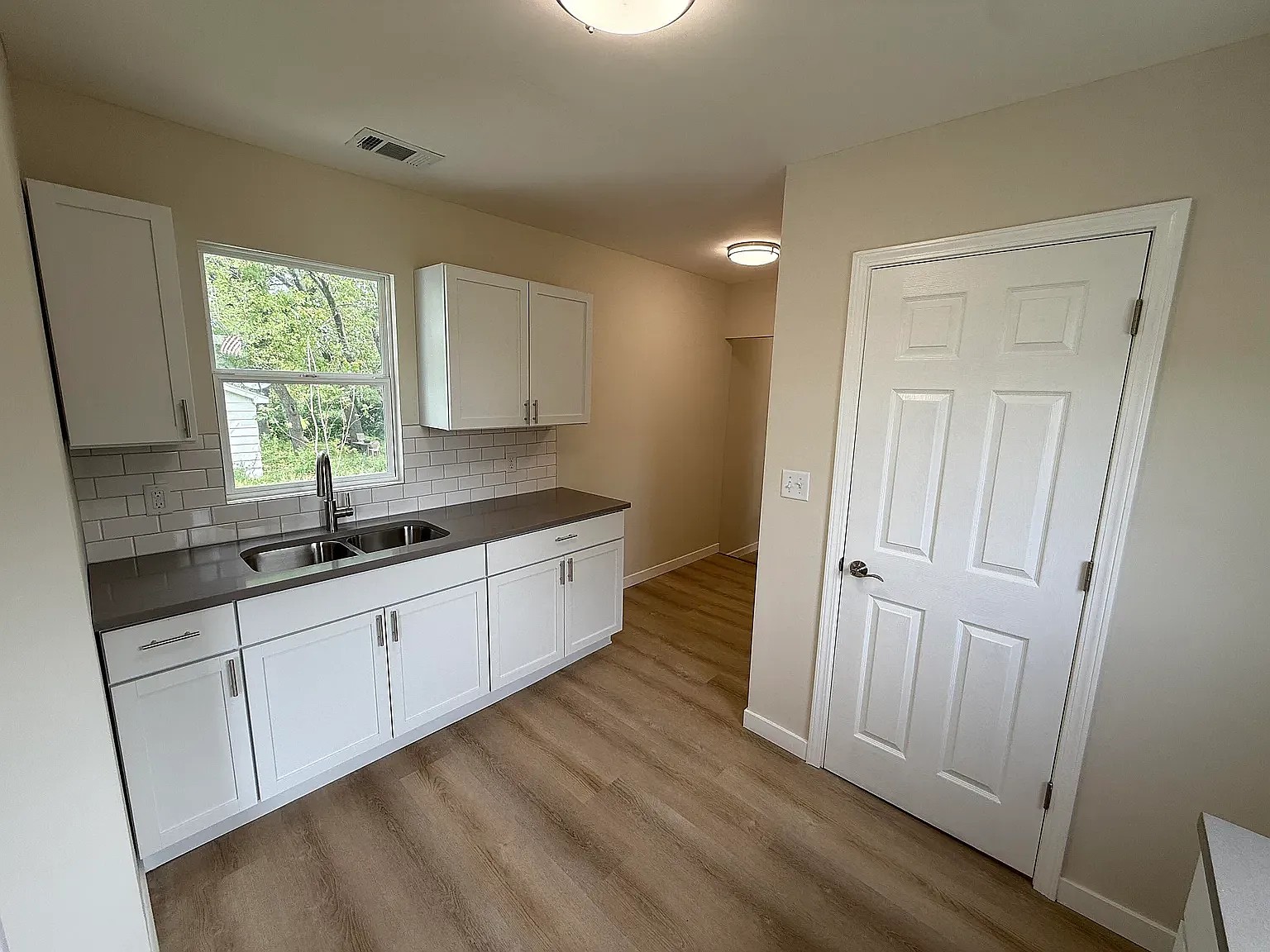 2 bed, 748 sqft, $1,500 — Photo 4