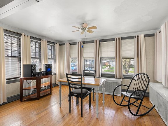 5th image of 1139 N Lockwood Ave