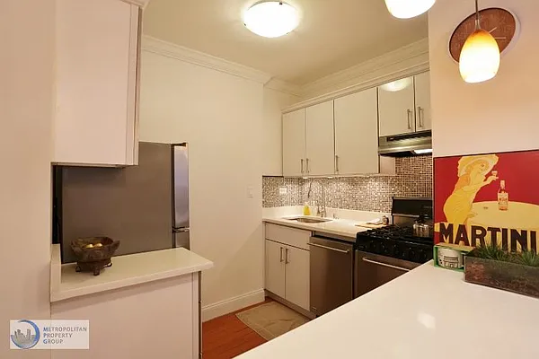 Sold by Metropolitan Property Group | media 17