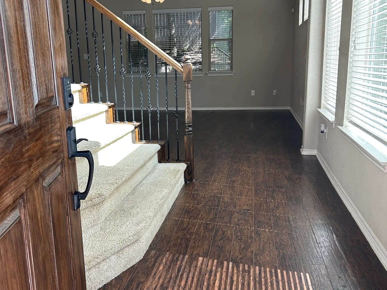 3 bed, 2.5 bath, 1640 sqft, $2,250 — Photo 3