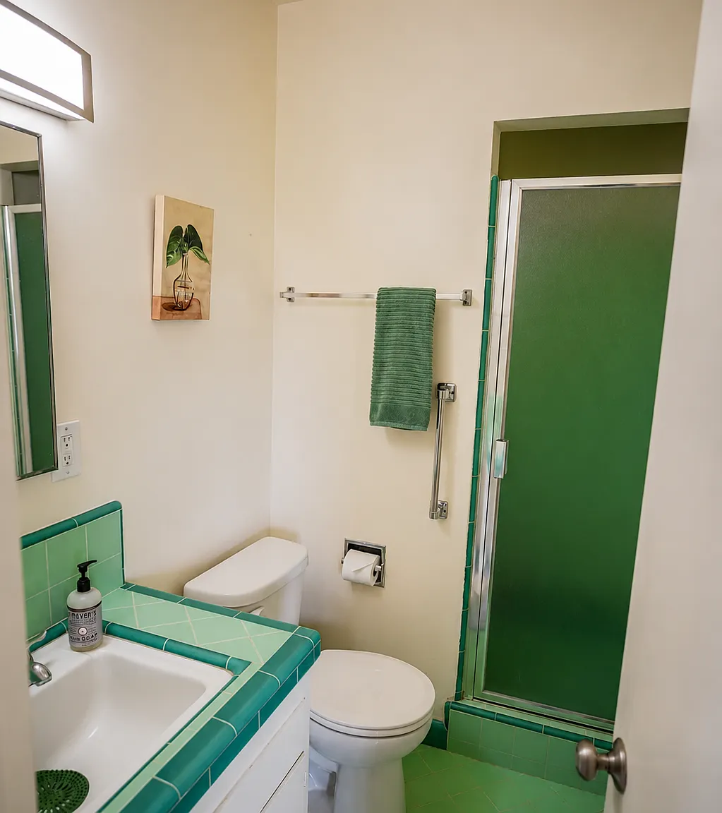 3 bed, 1375 sqft, $3,895 — Photo 4
