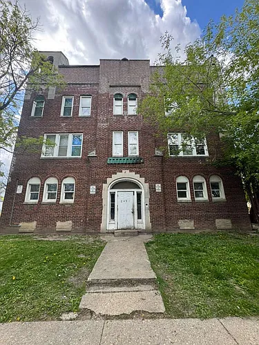 2453 N 17th St Photo 1
