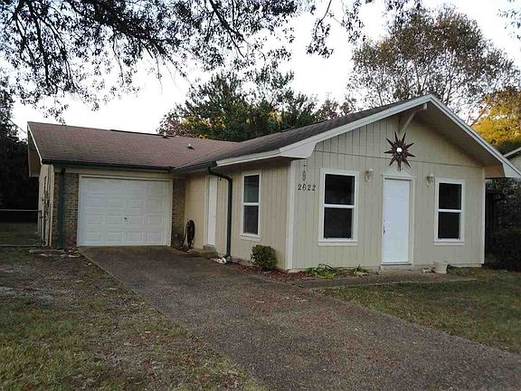 2nd image of 2622 Green Bay Dr