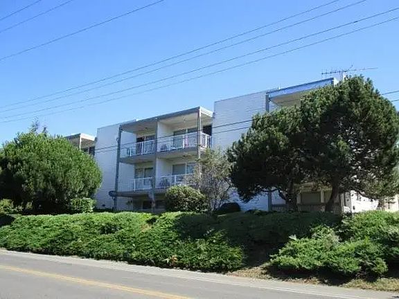 3rd image of 809 Gaines St #7855